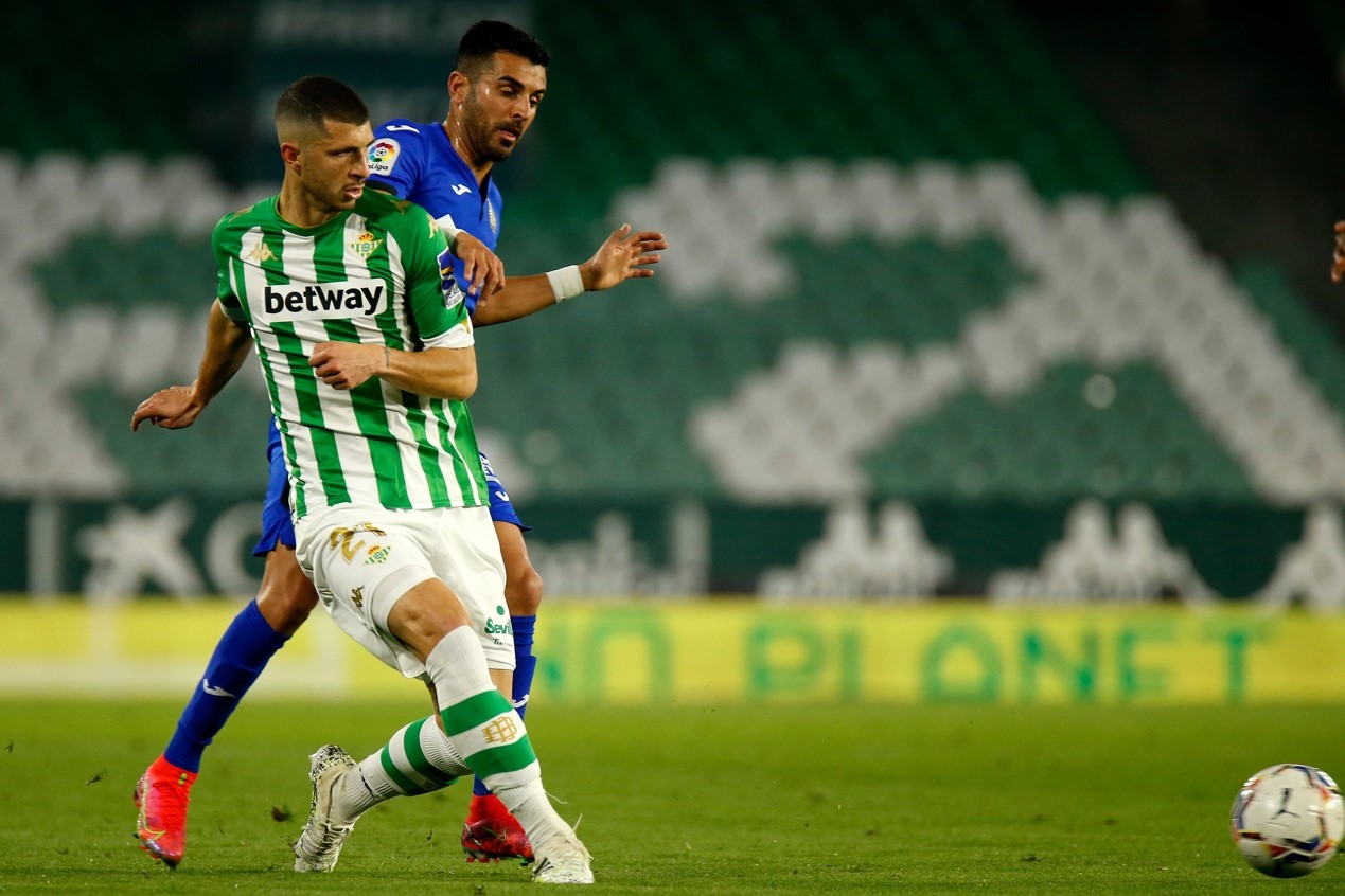 九游官网-切尔西带队取胜！，费德勒重要时刻出色防守气势如虹延续-九游官网